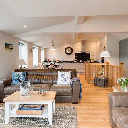 Turnstone Cottage, Sandsend *